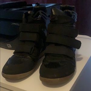 Black Velcro 3 straps boot